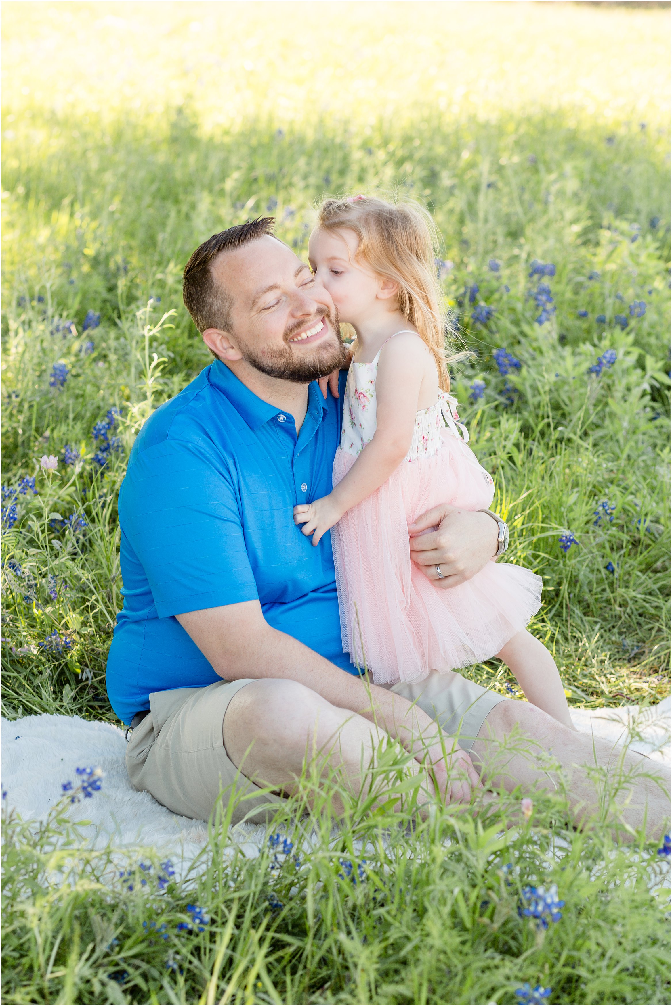 daddy daughter spring bluebonnet family picture