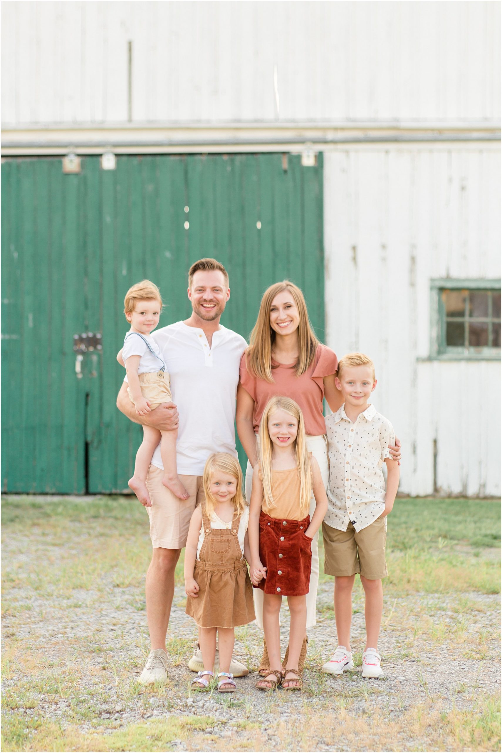 family at harlinsdale farms in franklin tn by nashville family photographer