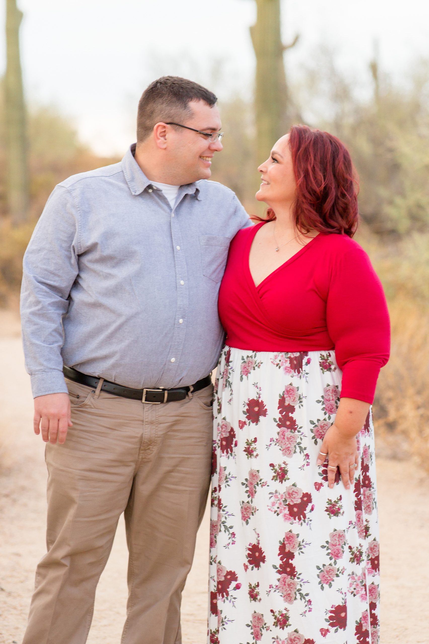 mom and dad pose together during Arizona fall mini sessions