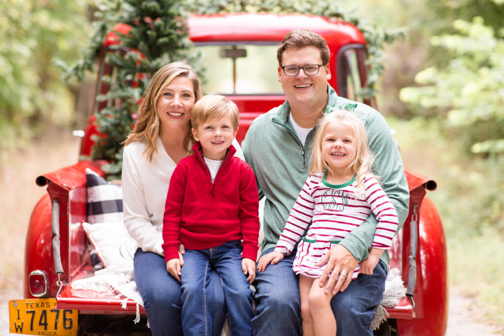 mini session theme ideas christmas red truck minis inspiration