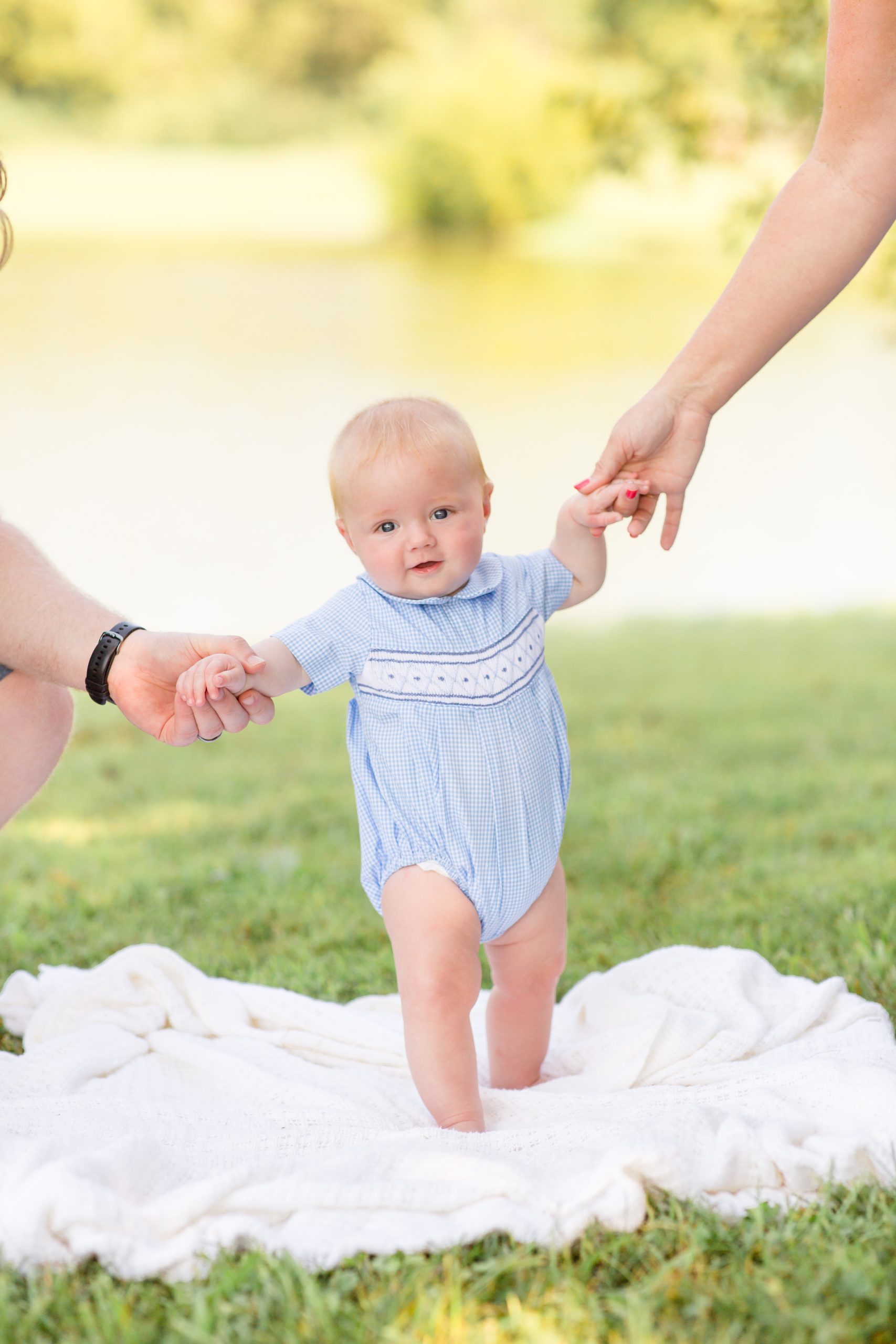 6 month milestone session with family photographer and educator Rebecca Rice of Rebecca Rice Photography. Click to see more from this sweet session live on the blog now!