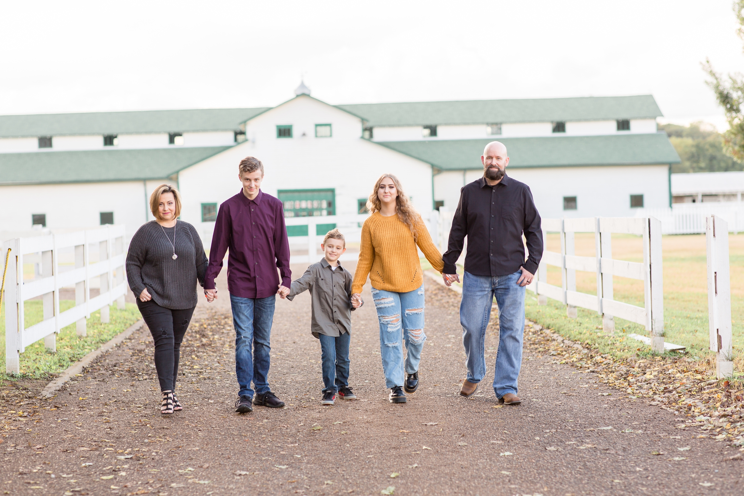Fall mini session with family of 5 at Harlinsdale Farm in Franklin, TN with family photographer and educator Rebecca Rice of Rebecca Rice Photography. Click to see more from this sweet set of minis live on the blog now! 